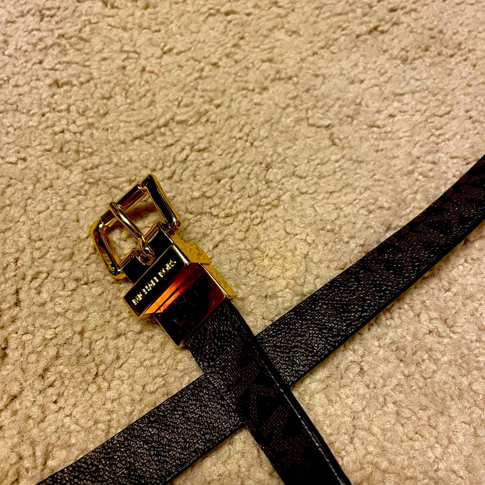 Michael Kors reversible belt